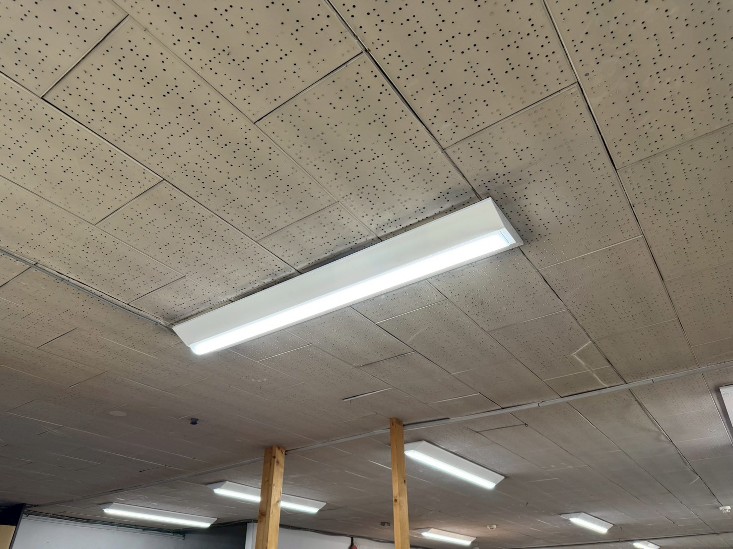 墨田区 事務所 LED照明工事 施工後（快適なオフィス環境に改善）